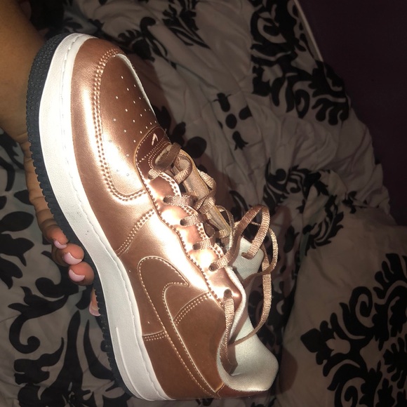 Nike rose gold Air Force one - Picture 5 of 6